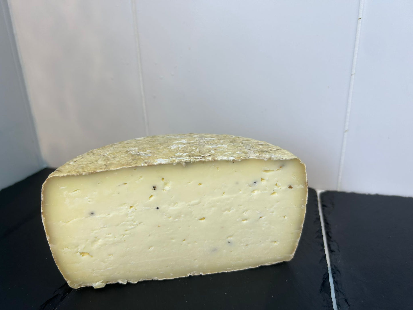 PECORINO CON TARTUFO